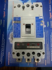 WESTINGHOUSE, 400 AMP, REGULABLE